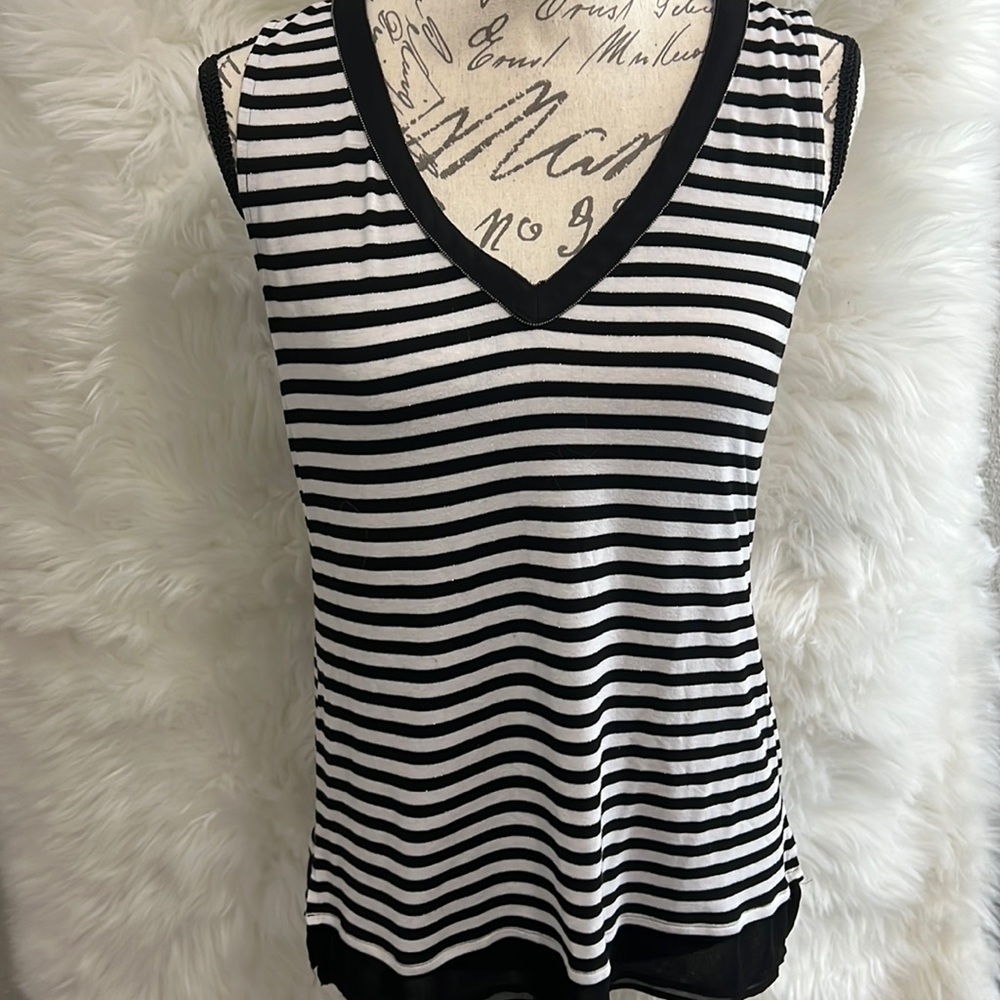 WHBM black and white top